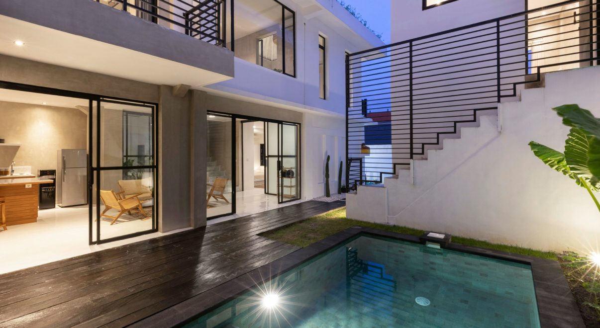 Understanding the Luxury Property Market: Insights from Experts